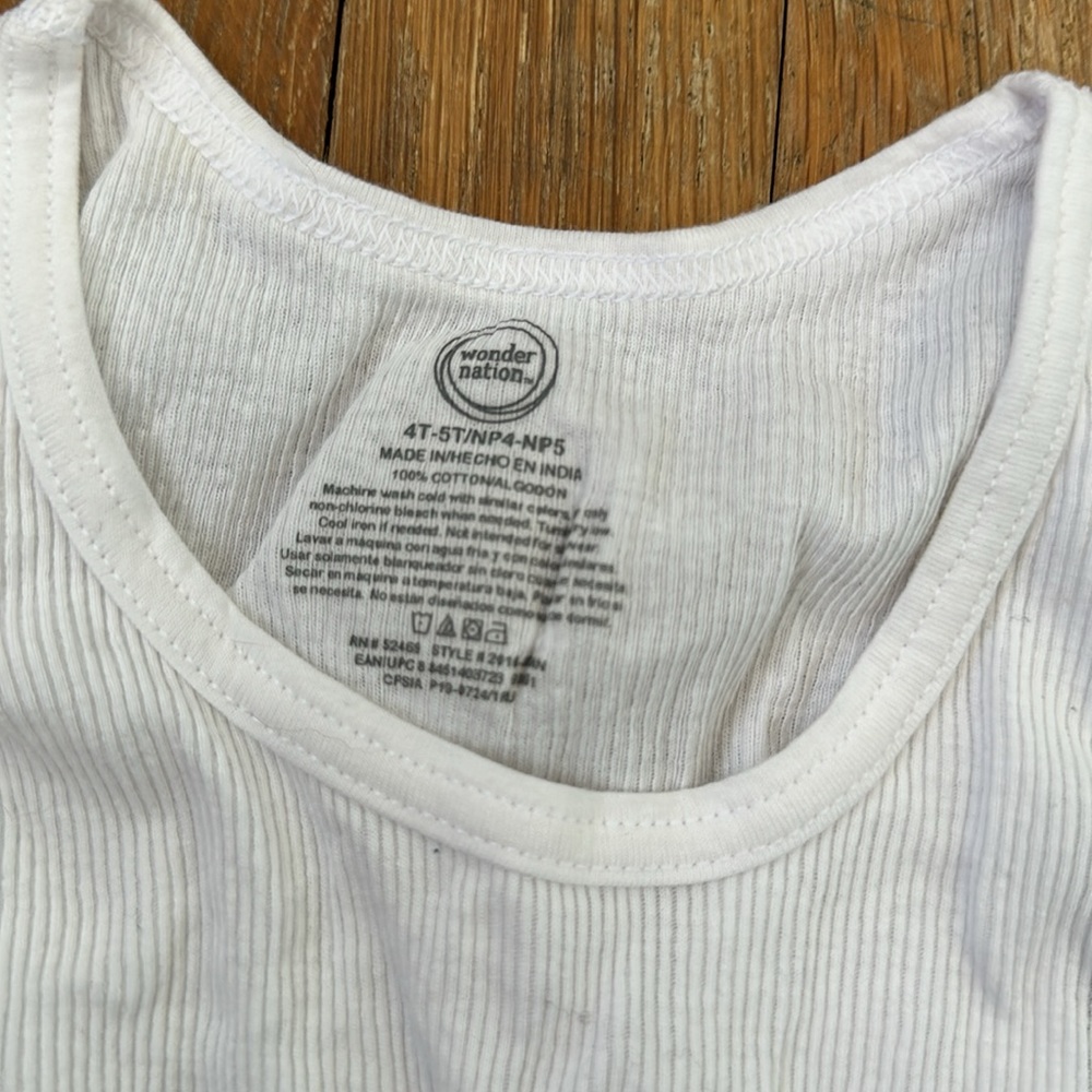 Nwot tanks bundle - Picture 2 of 3
